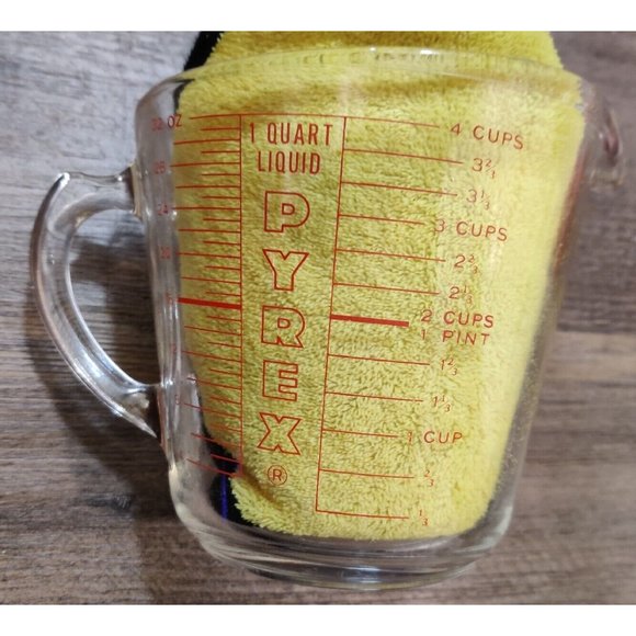 Vintage PYREX #532 4 Cup 32 oz 1 QT Red Lettering Measuring Cup - Picture 1 of 5